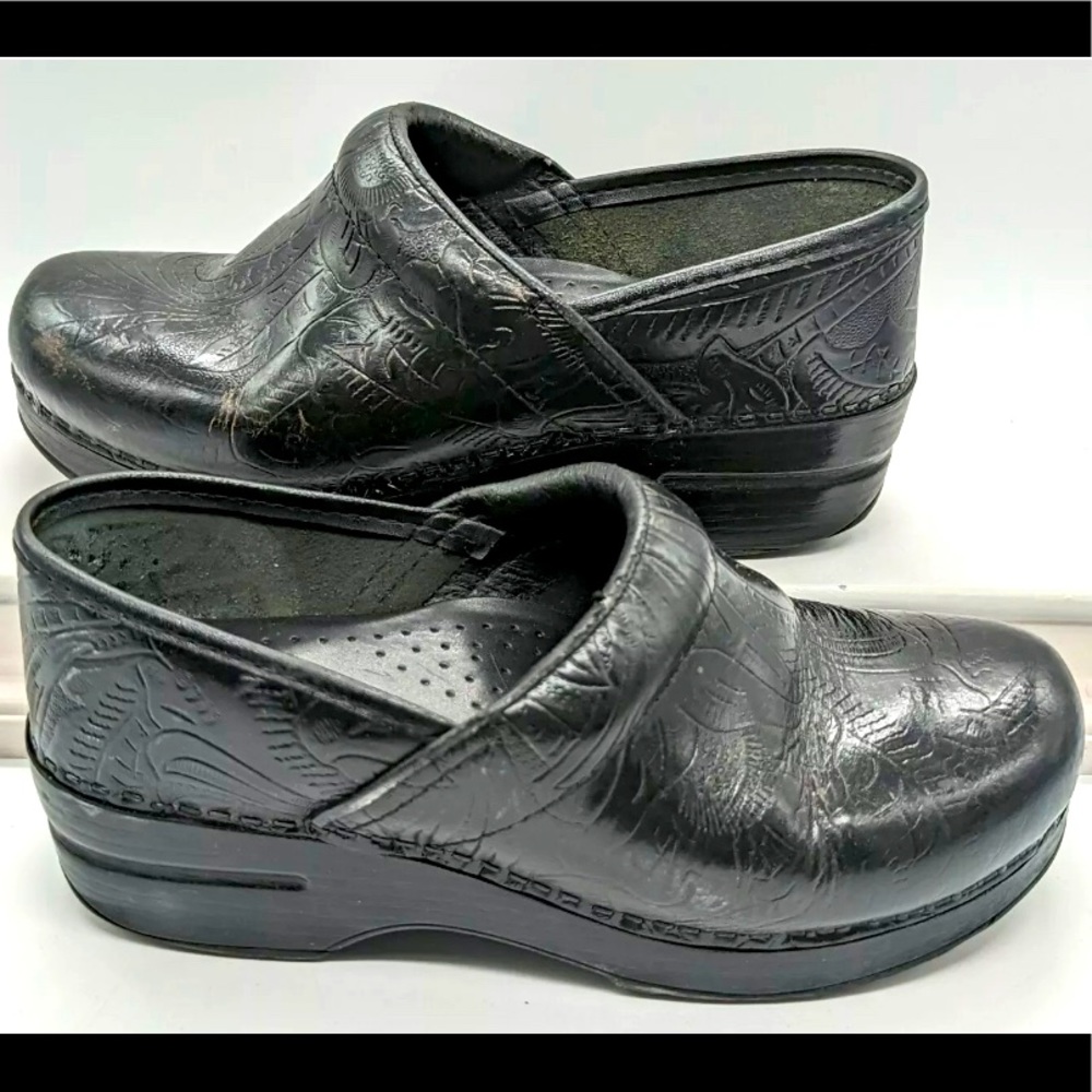 Dansko Professional Black Tooled Leather Clog 906020202 Women's Size 37 US 6.5-7